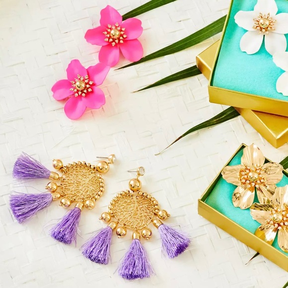 LILLY PULITZER Sea Dreamer Earrings Lillys Lilac Gold Dreamcatcher Pierced Studs - Picture 4 of 8